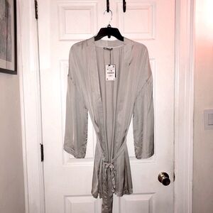 Zara Robe NWT Taupe Light Gray Satin Short Bridesmaid Kimono Sleepwear M L